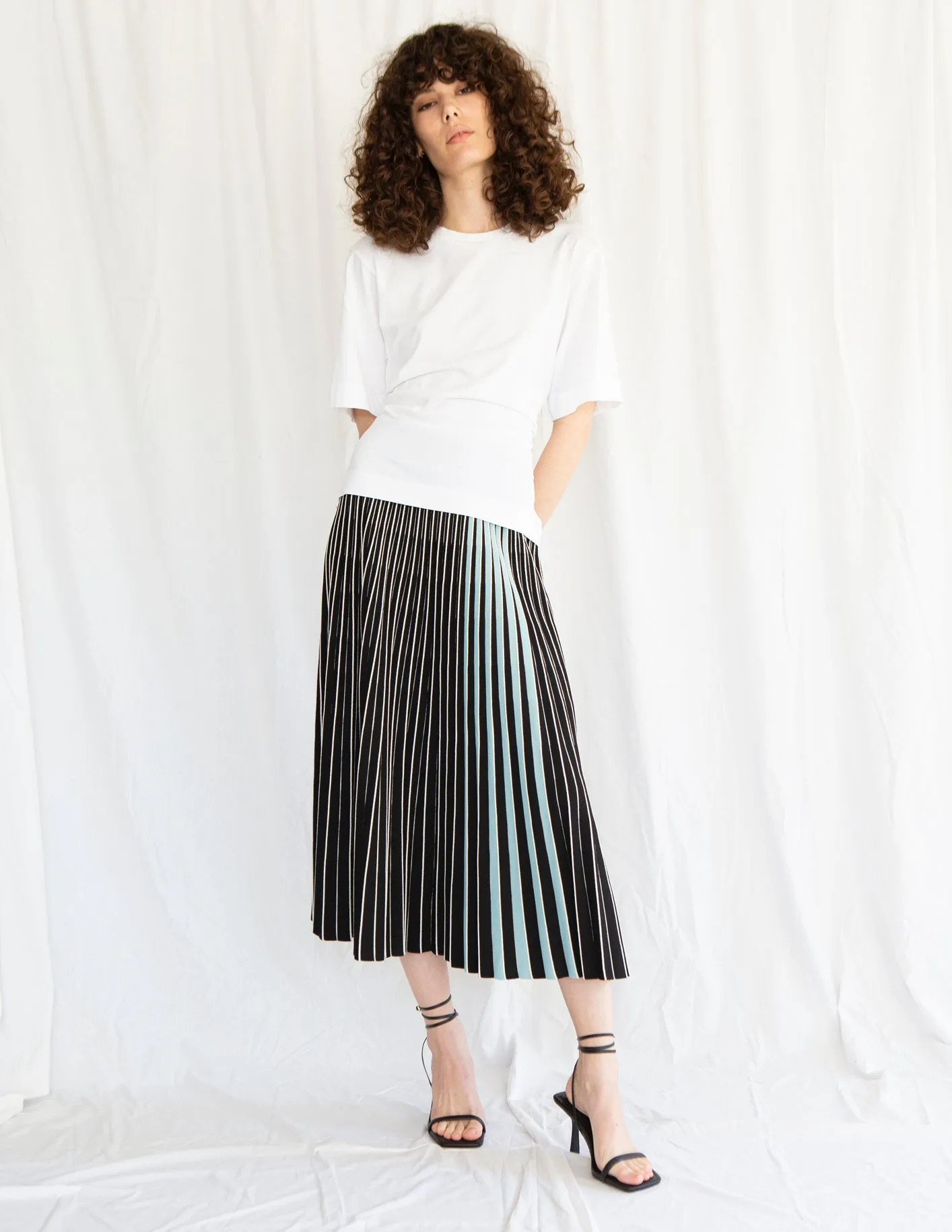 3D Knit Pleated Skirt Black